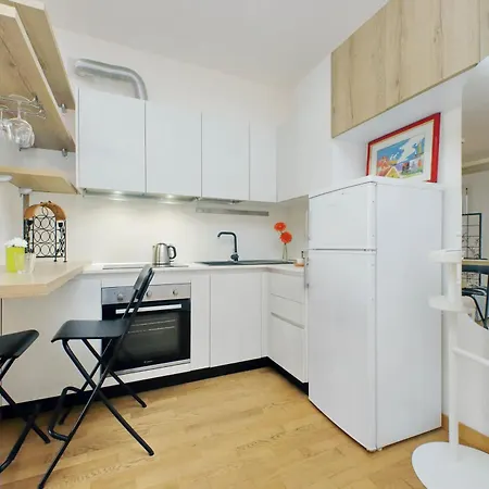 Julies Flat By Domusdimore