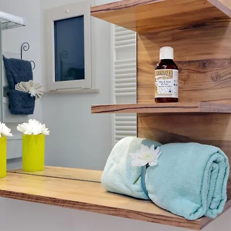 Julies Flat By Domusdimore *