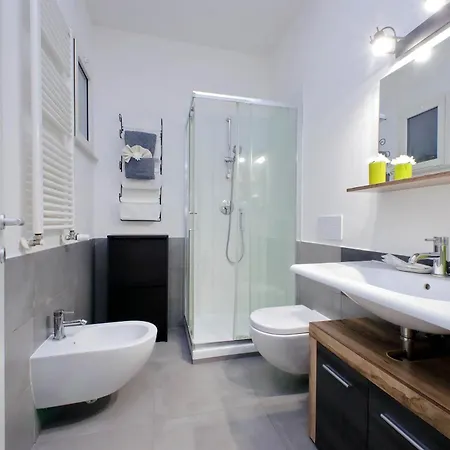 Julies Flat By Domusdimore *