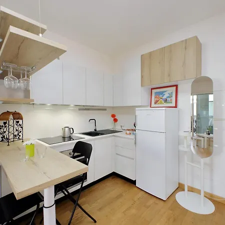 Julies Flat By Domusdimore Apartman *