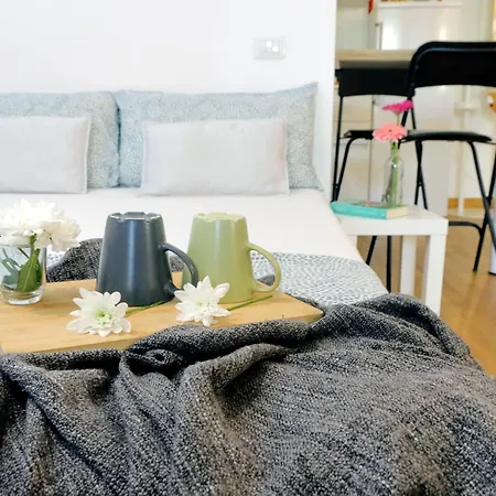 Julies Flat By Domusdimore Apartment Rome