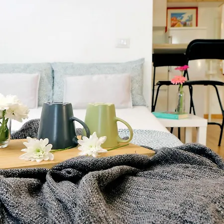 Julies Flat By Domusdimore *