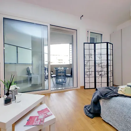 Julies Flat By Domusdimore