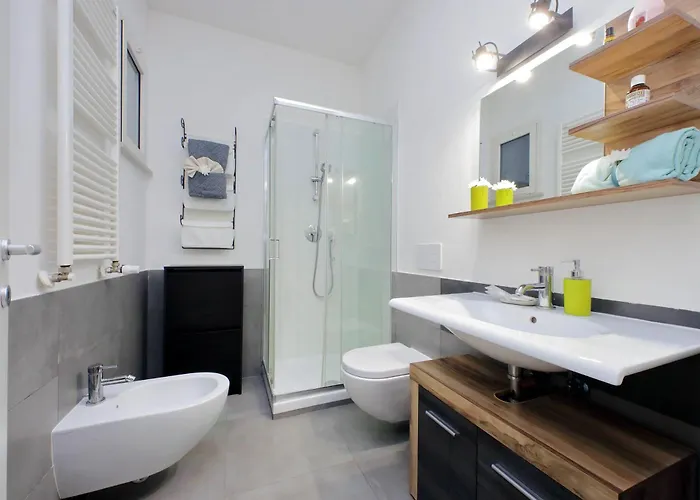 Julies Flat By Domusdimore * Rom