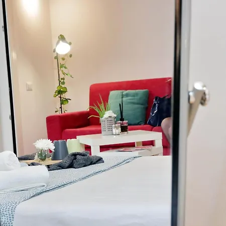 Julies Flat By Domusdimore