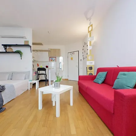 Julies Flat By Domusdimore Rom