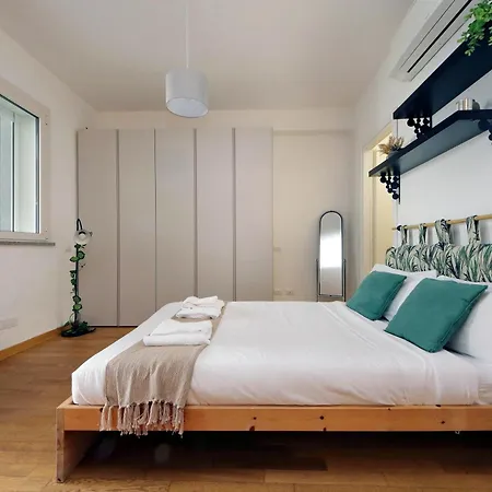 Julies Flat By Domusdimore *