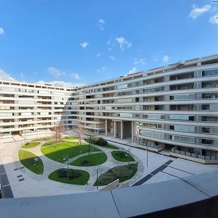 Julies Flat By Domusdimore *