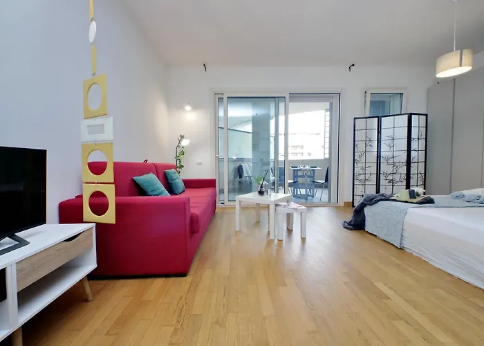 Julies Flat By Domusdimore *