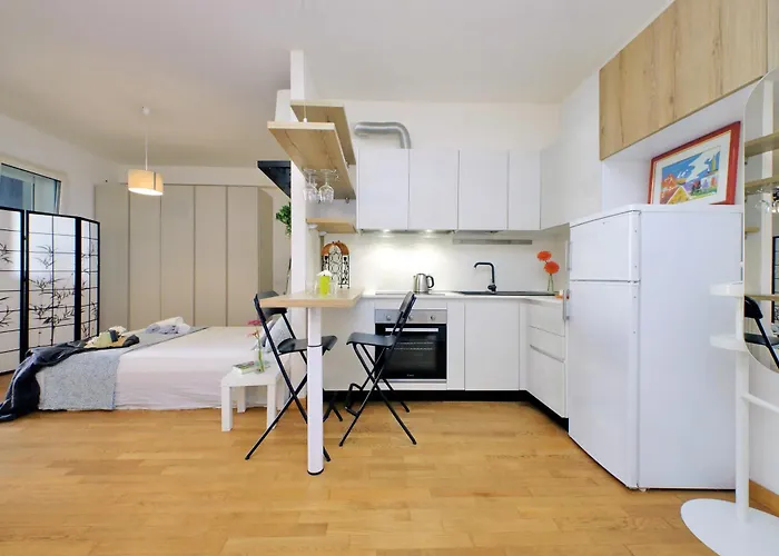 Julies Flat By Domusdimore